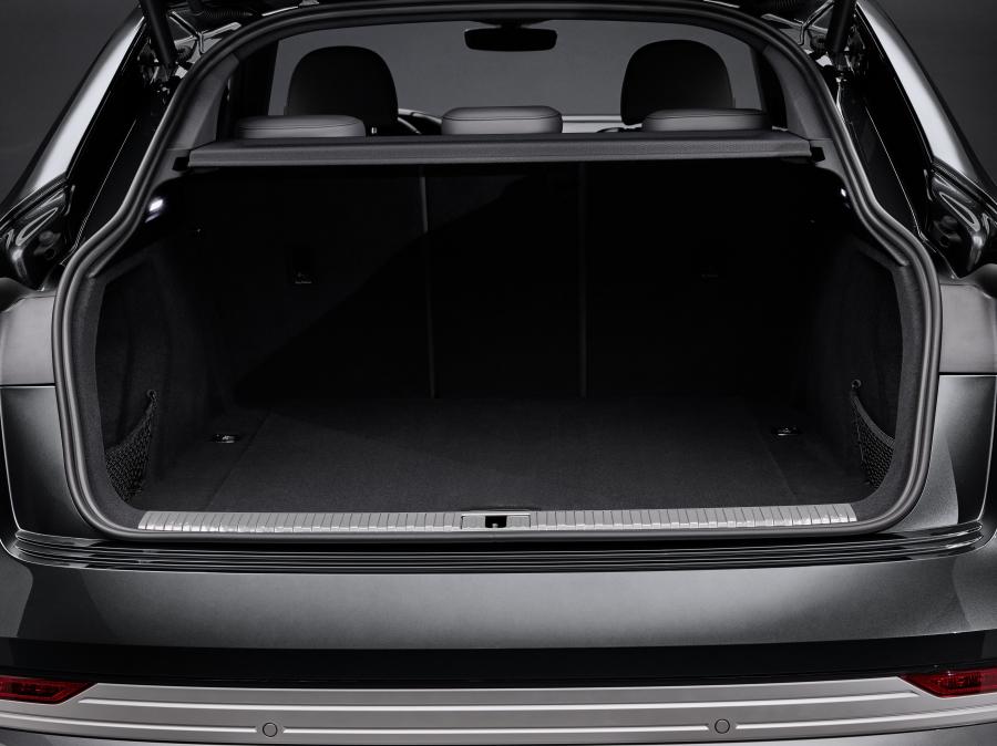 Багажник Audi e-tron S Sportback 2020 года  (WW) (фото 58 из 77)